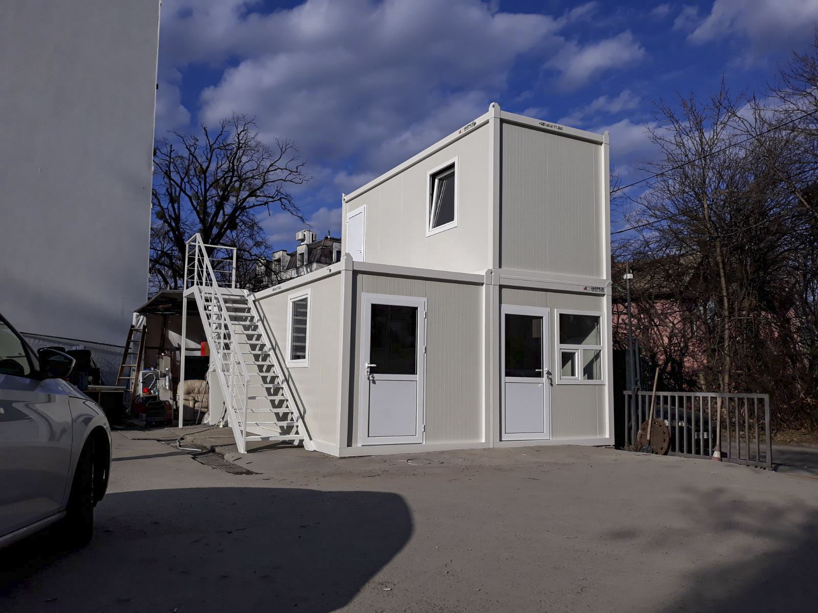 Beli-objekti-na-sprat