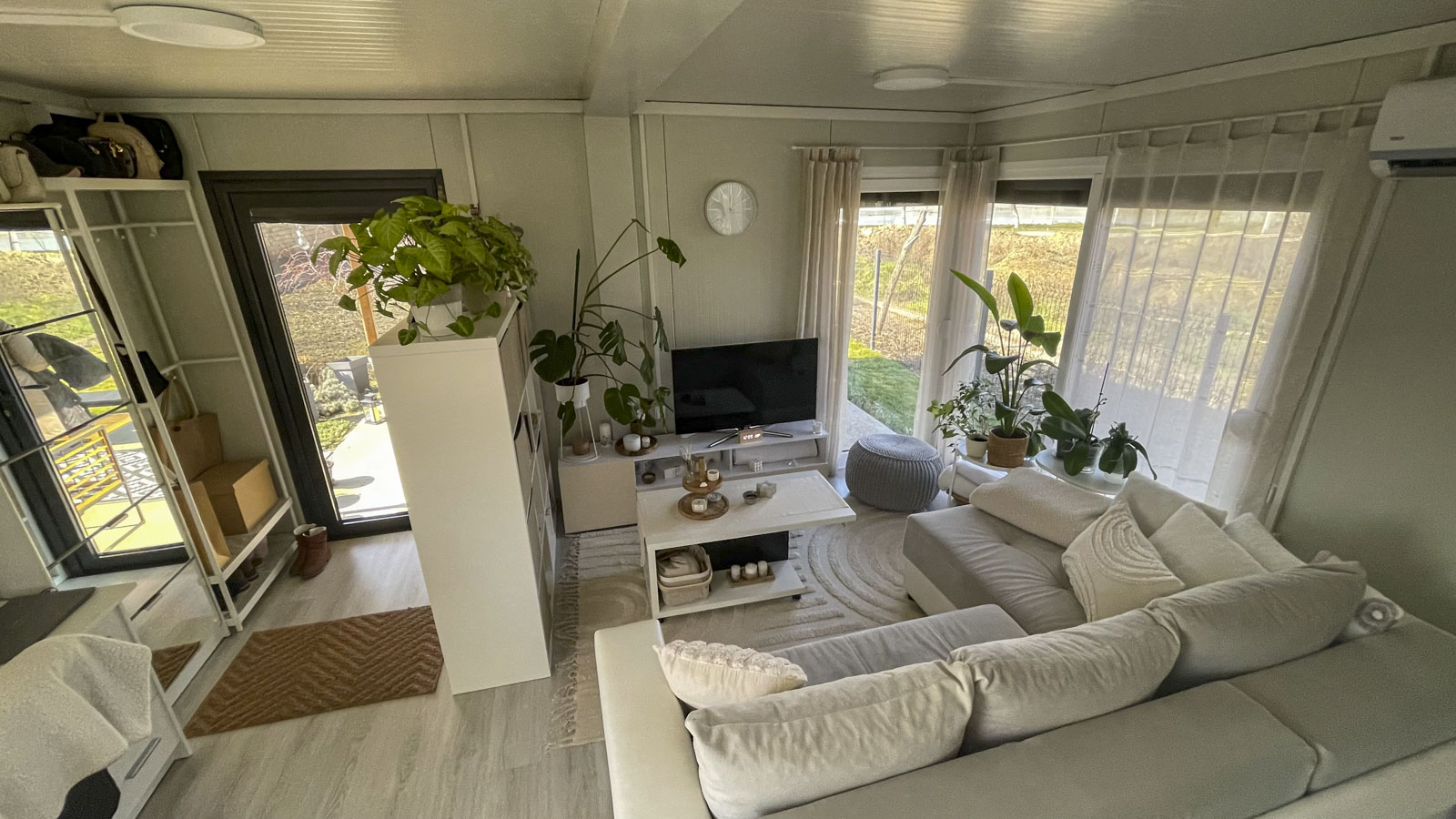 Dnevna-soba-u-kontejneru