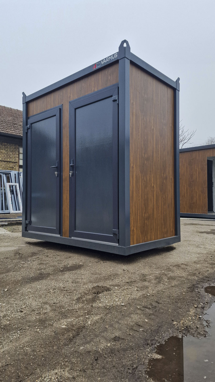 Dupli-toaleti-panel-dekor-drveta