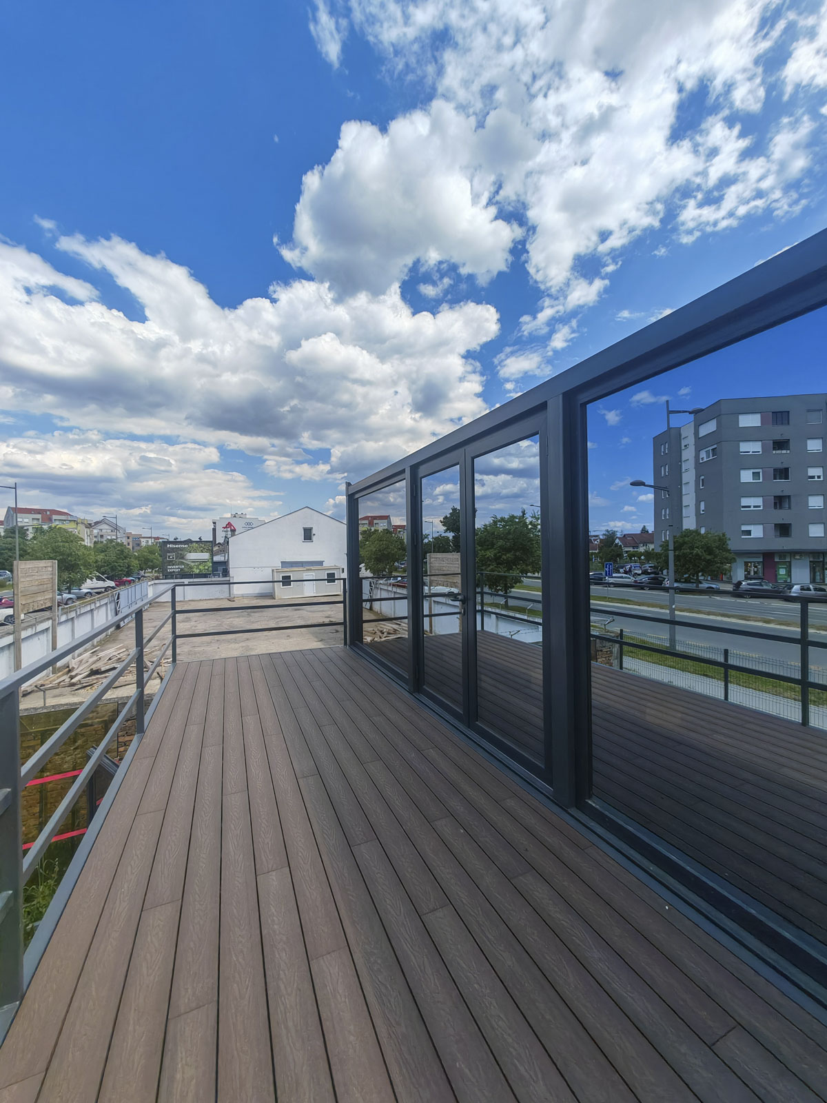 Pogled-s-terase-Lux-vikendice