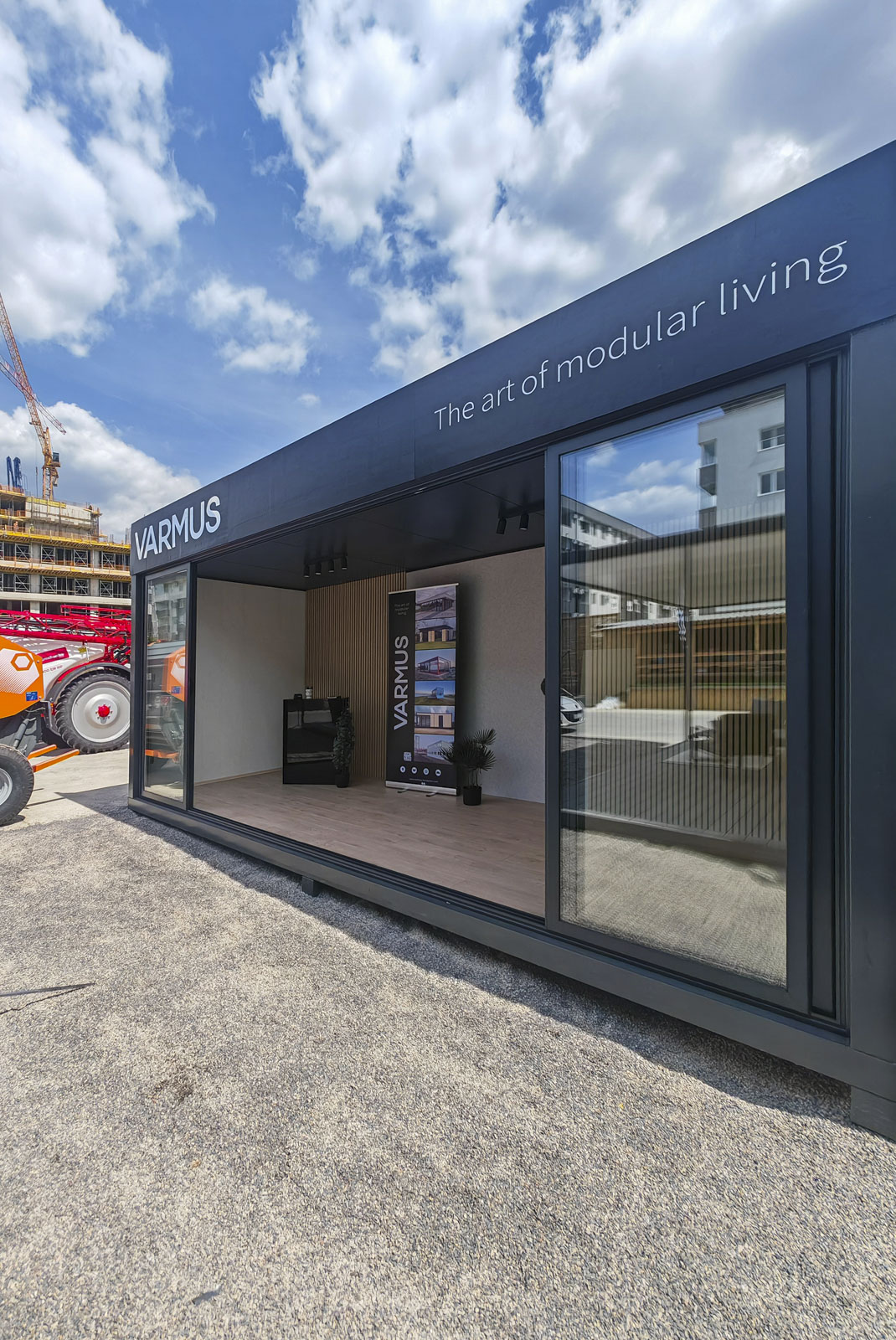 Poslovni-objekat-sa-kliznim-vratima