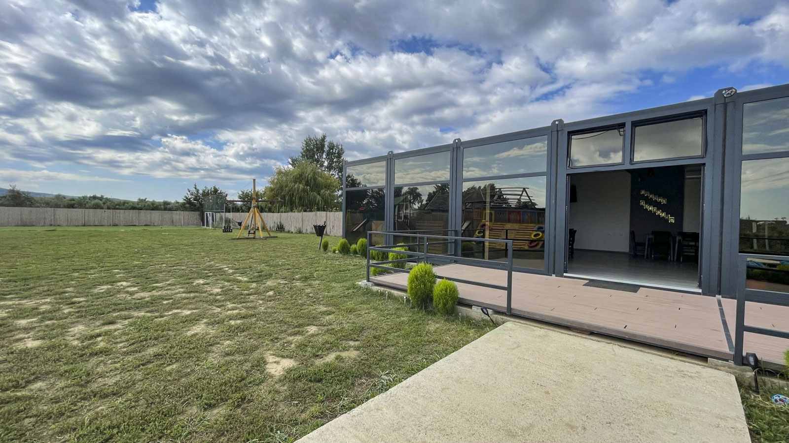 Poslovni-prostor-od-kontejnera