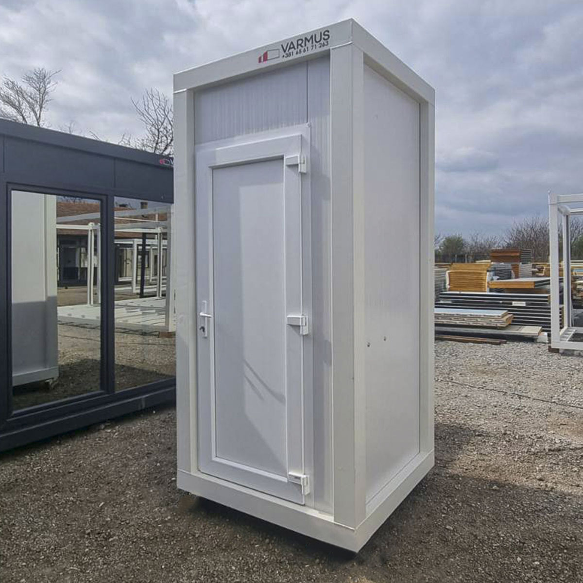 mali-sanitarni-spolja