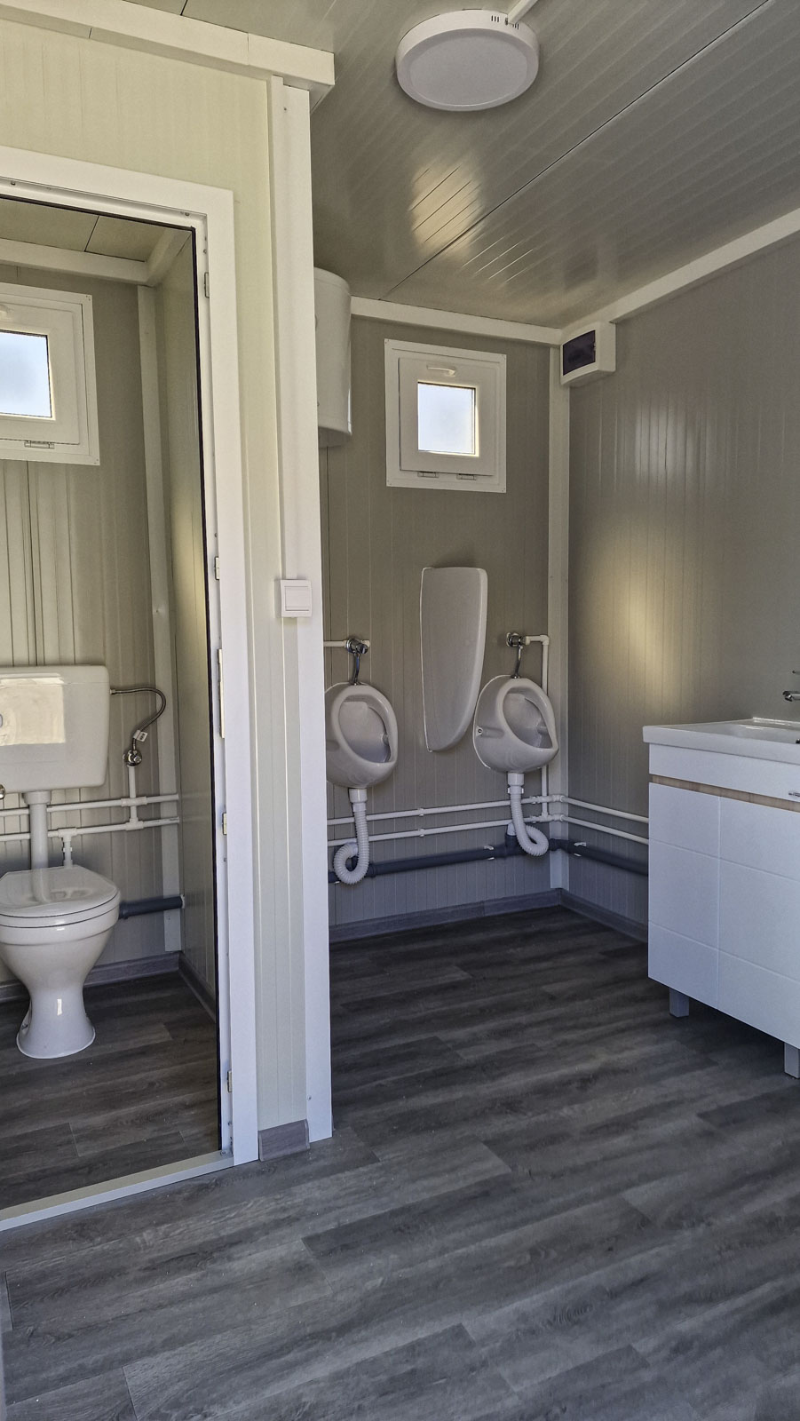 sanitarni-toalet-pisoar-i-umivaonik