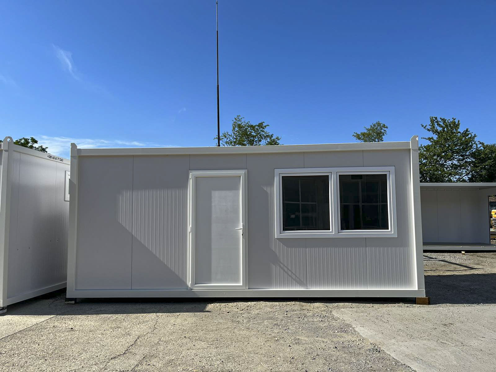 stambeni_beli-sa-duplim-prozorom