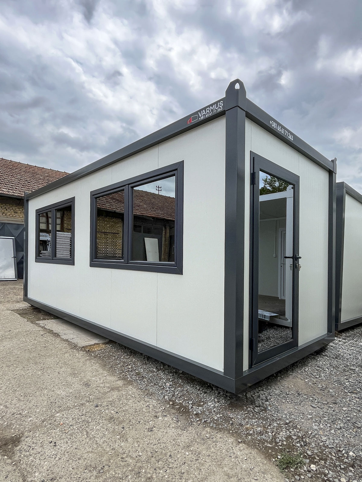 stambeni_beli-spolja